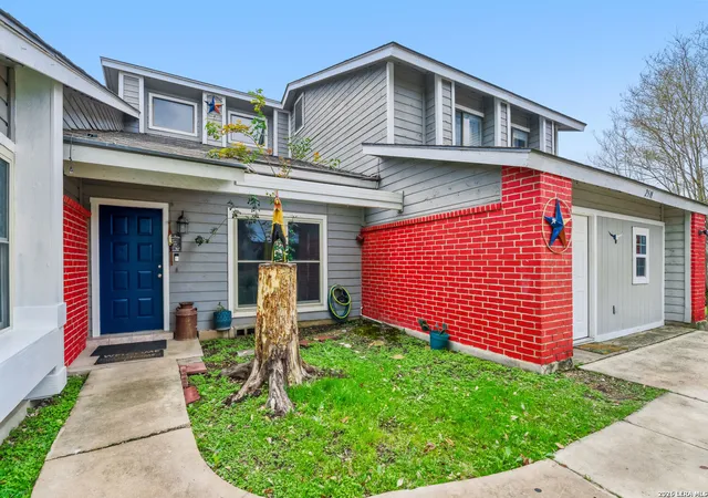 Photo 3 of Sale Pending at 2518 Ridge Leaf, San Antonio, TX 78251 | MLS# 1948382 | Listing updated on 2026-03-31