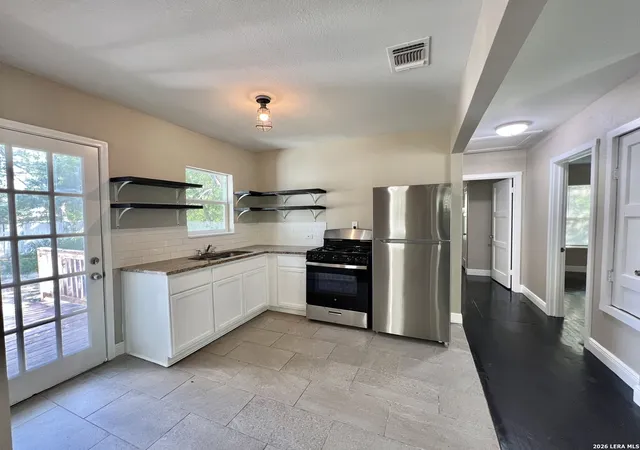 Photo 3 of Sale Pending at 1619 Mardell, San Antonio, TX 78201 | MLS# 1948400 | Listing updated on 2026-05-12