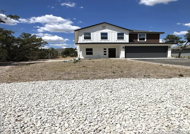 Photo 1 of Single family home for sale at 1187 Bob White Dr, Spring Branch, TX 78070 | MLS# 1948443 | Listing updated on 2026-04-08