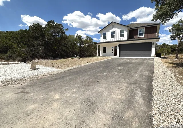 Photo 2 of Single family home for sale at 1187 Bob White Dr, Spring Branch, TX 78070 | MLS# 1948443 | Listing updated on 2026-04-08