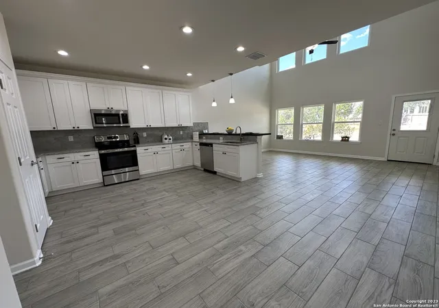 Photo 3 of Single family home for sale at 1187 Bob White Dr, Spring Branch, TX 78070 | MLS# 1948443 | Listing updated on 2026-04-08