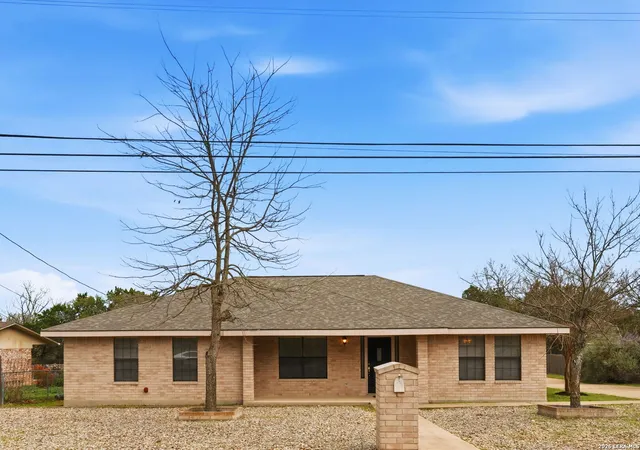 Photo 1 of Single family home for sale at 337 Mack Hollimon, Kerrville, TX 78028 | MLS# 1948457 | Listing updated on 2026-03-18