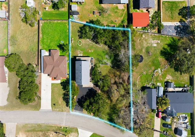Photo 4 of Single family home for sale at 1568 Blueridge, Canyon Lake, TX 78133 | MLS# 1948513 | Listing updated on 2026-03-24