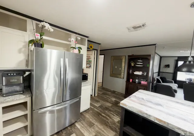 5th image of 114 4Th, Natalia, TX 78059 | MLS# 1948517