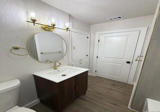 Photo 3 of Sale Pending at 1114 Halliday, San Antonio, TX 78210 | MLS# 1948555 | Listing updated on 2026-04-17