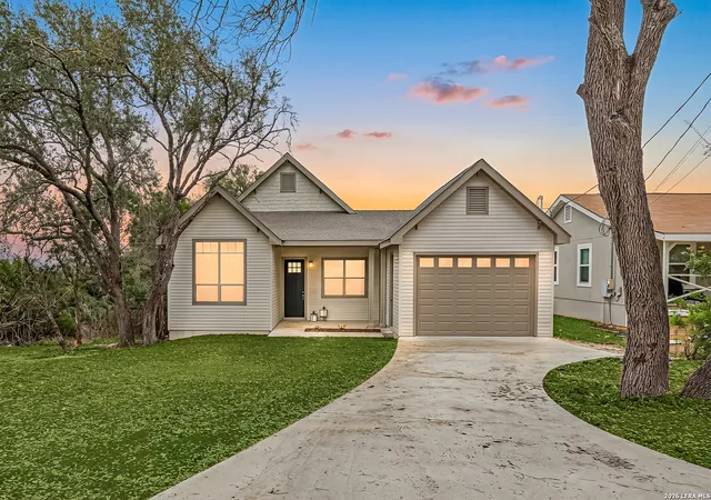 Photo 1 of Single family home for sale at 1454 Laurie Dr, Canyon Lake, TX 78133 | MLS# 1948560 | Listing updated on 2026-10-06