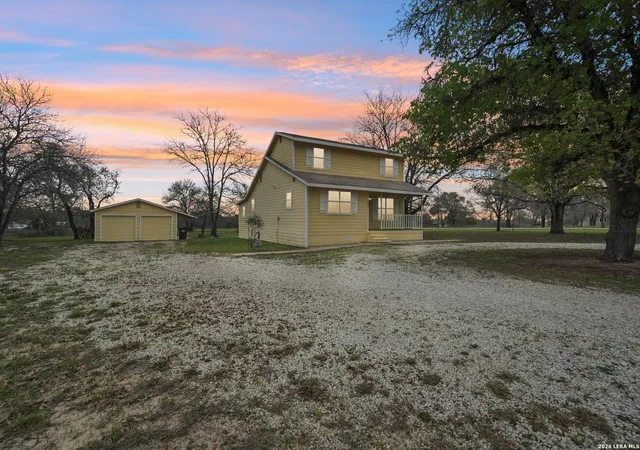 Photo 3 of Single family home for sale at 802 Eagle Creek, Floresville, TX 78114 | MLS# 1948586 | Listing updated on 2026-09-10