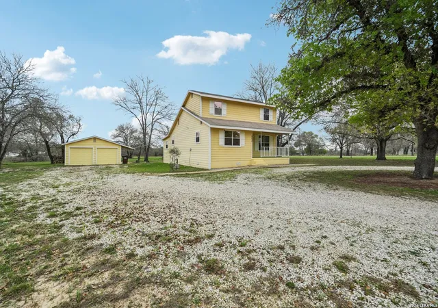 Photo 2 of Single family home for sale at 802 Eagle Creek, Floresville, TX 78114 | MLS# 1948586 | Listing updated on 2026-09-10