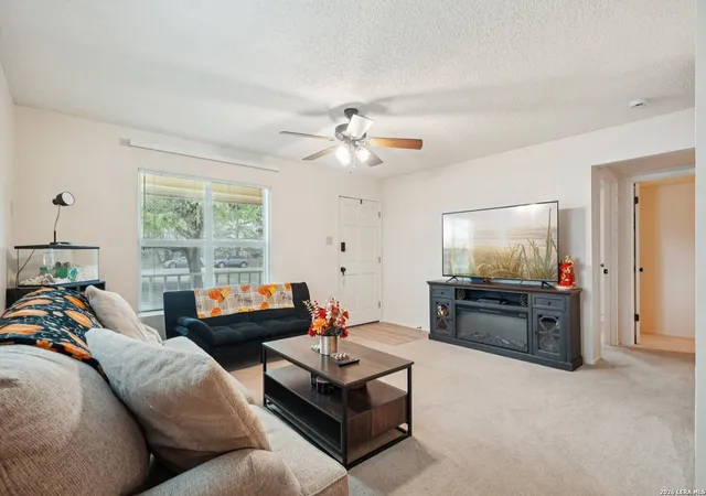 Photo 4 of Single family home for sale at 802 Eagle Creek, Floresville, TX 78114 | MLS# 1948586 | Listing updated on 2026-09-10