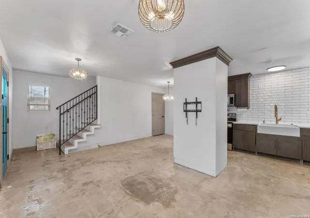 Photo 4 of Multi family home for sale at 907 Dawson, San Antonio, TX 78202 | MLS# 1948599 | Listing updated on 2026-08-14