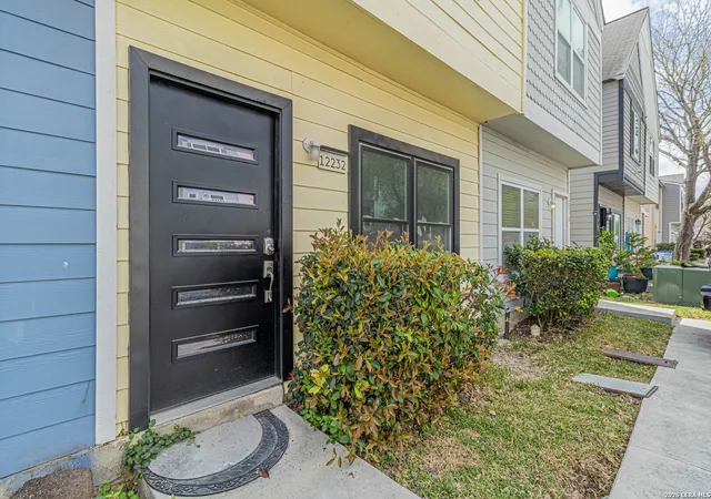 Photo 3 of Sale Pending at 12232 Apricot, San Antonio, TX 78247 | MLS# 1948617 | Listing updated on 2026-05-01