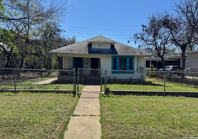 2nd image of 1005 E 13th, Austin, TX 78702 | MLS# 1948619