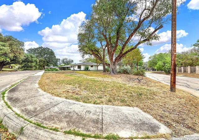 3rd image of 200 Jeanette Dr, San Antonio, TX 78216 | MLS# 1948625