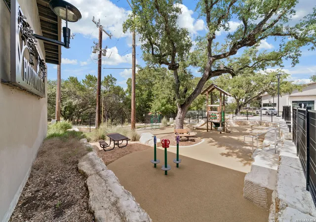 Photo 51 of Sale Pending at 50 Amber Frst, Hollywood Park, TX 78232 | MLS# 1948645 | Listing updated on 2026-04-07