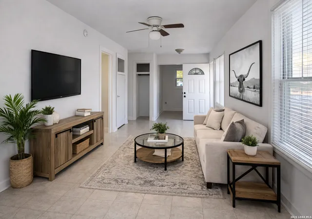 4th image of 913 Houston, Castroville, TX 78009 | MLS# 1948649