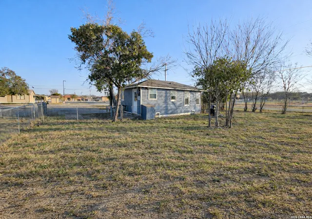 9th image of 913 Houston, Castroville, TX 78009 | MLS# 1948649