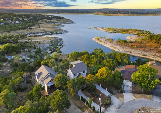 4th image of 361 Riviera Dr, Canyon Lake, TX 78133 | MLS# 1948669