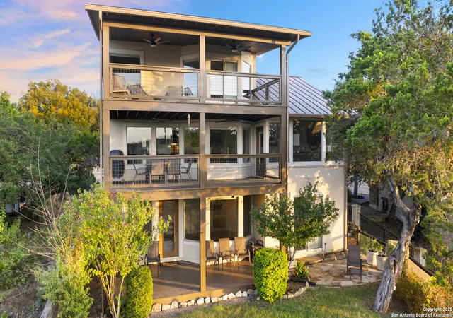 3rd image of 361 Riviera Dr, Canyon Lake, TX 78133 | MLS# 1948669