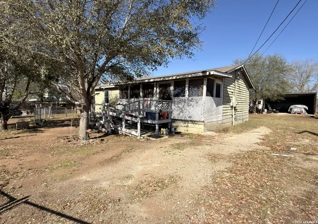 2nd image of 213 E 4th, Elmendorf, TX 78112 | MLS# 1948680
