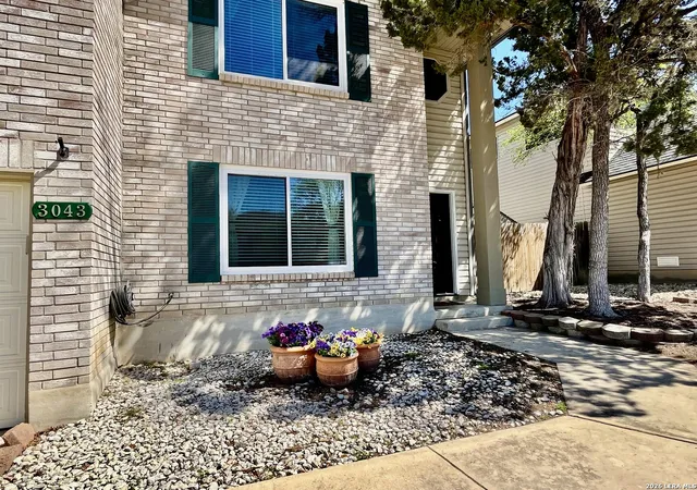 Photo 1 of Sale Pending at 3043 Solitaire Hl, San Antonio, TX 78247 | MLS# 1948700 | Listing updated on 2026-05-11