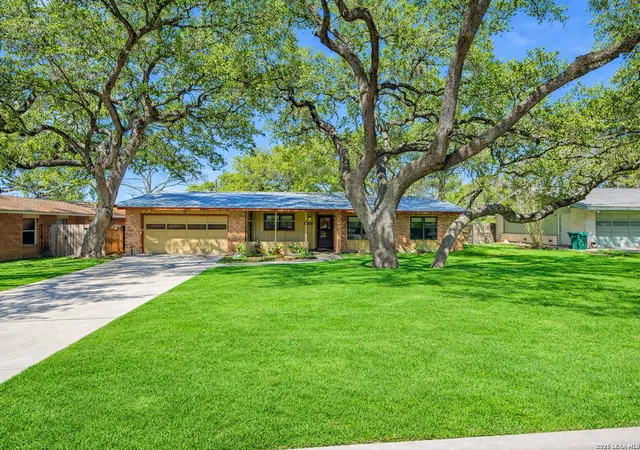 Photo 3 of Sale Pending at 8815 Sagebrush, San Antonio, TX 78217 | MLS# 1948711 | Listing updated on 2026-05-15