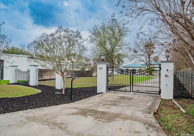 38th image of 850 Lakeview Trl, Mc Queeney, TX 78123 | MLS# 1948713