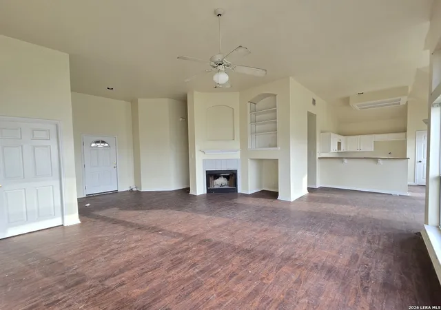 Photo 3 of Single family home for sale at 135 Muirfield Ln, La Vernia, TX 78121 | MLS# 1948769 | Listing updated on 2026-05-19