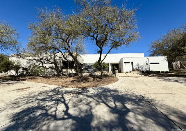 Photo 2 of Sale Pending at 9 Park Mtn, San Antonio, TX 78255 | MLS# 1948804 | Listing updated on 2026-04-14