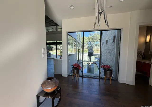 Photo 4 of Sale Pending at 9 Park Mtn, San Antonio, TX 78255 | MLS# 1948804 | Listing updated on 2026-04-14