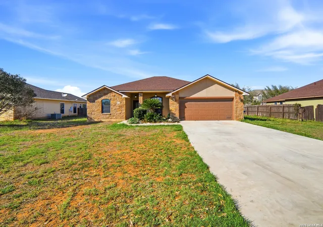Photo 1 of Sale Pending at 1924 Vista View, Pleasanton, TX 78064 | MLS# 1948808 | Listing updated on 2026-05-11