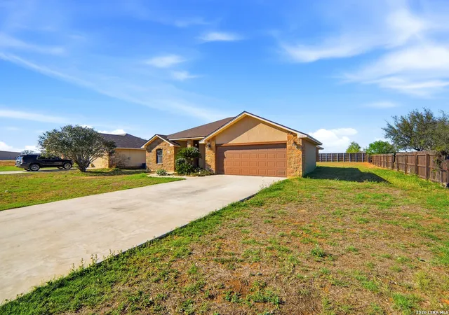 Photo 2 of Sale Pending at 1924 Vista View, Pleasanton, TX 78064 | MLS# 1948808 | Listing updated on 2026-05-11