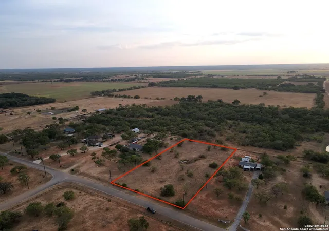 2nd image of 140 S View Dr, Lytle, TX 78052 | MLS# 1948813