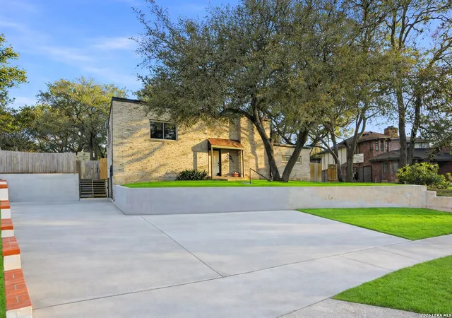 Photo 2 of Single family home for sale at 1248 Abbotsbury, Universal City, TX 78148 | MLS# 1948817 | Listing updated on 2026-03-24