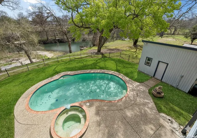 2nd image of 54 S Hampton Dr, Seguin, TX 78155 | MLS# 1948852