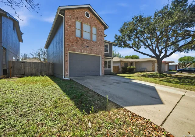 Photo 2 of Single family home for sale at 7658 Heathridge, San Antonio, TX 78250 | MLS# 1948882 | Listing updated on 2026-04-06