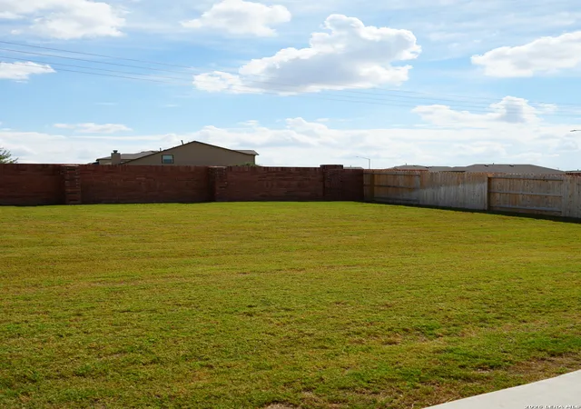 Photo 3 of Sale Pending at 307 Canton Chase, Cibolo, TX 78108 | MLS# 1948888 | Listing updated on 2026-08-31