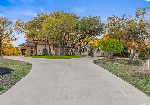 Photo 2 of Mansion for sale at 137 River Xing, Boerne, TX 78006 | MLS# 1948971 | Listing updated on 2026-04-18