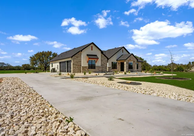 2nd image of 344 Buckskin, Bandera, TX 78003 | MLS# 1948989