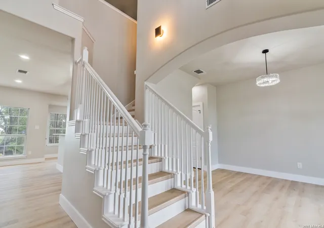 Photo 4 of Sale Pending at 907 Amigo St, San Antonio, TX 78260 | MLS# 1949019 | Listing updated on 2026-04-14