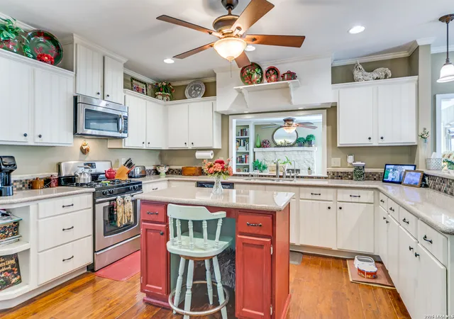 Photo 3 of Single family home for sale at 313 Roosevelt, Boerne, TX 78006 | MLS# 1949020 | Listing updated on 2026-09-11