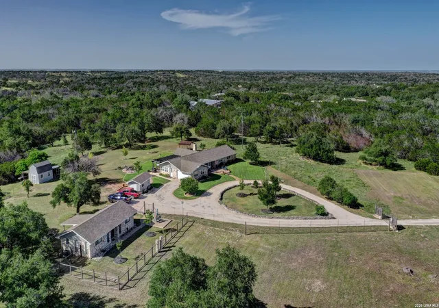 4th image of 647 Blue Sage Loop, Kerrville, TX 78028 | MLS# 1949037