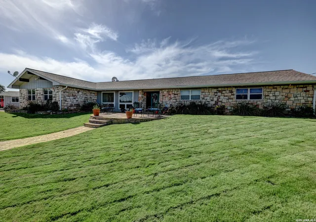 5th image of 647 Blue Sage Loop, Kerrville, TX 78028 | MLS# 1949037