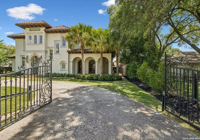 Photo 3 of Sale Pending at 512 Terrell Rd, San Antonio, TX 78209 | MLS# 1949045 | Listing updated on 2026-04-21
