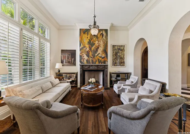 Photo 4 of Sale Pending at 512 Terrell Rd, San Antonio, TX 78209 | MLS# 1949045 | Listing updated on 2026-04-21