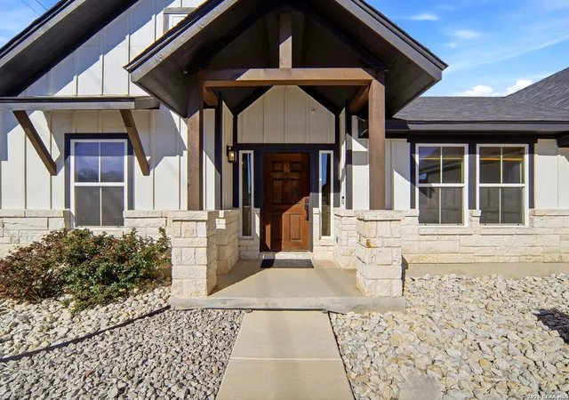 Photo 1 of Single family home for sale at 101 N Jerry Gray, Blanco, TX 78606 | MLS# 1949047 | Listing updated on 2026-09-17