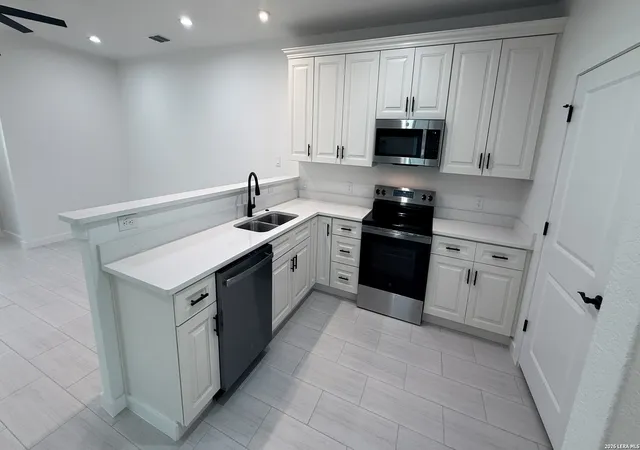 Listing Photo 5 - Condo for sale in building located at 214 Pima, San Antonio, TX 78211