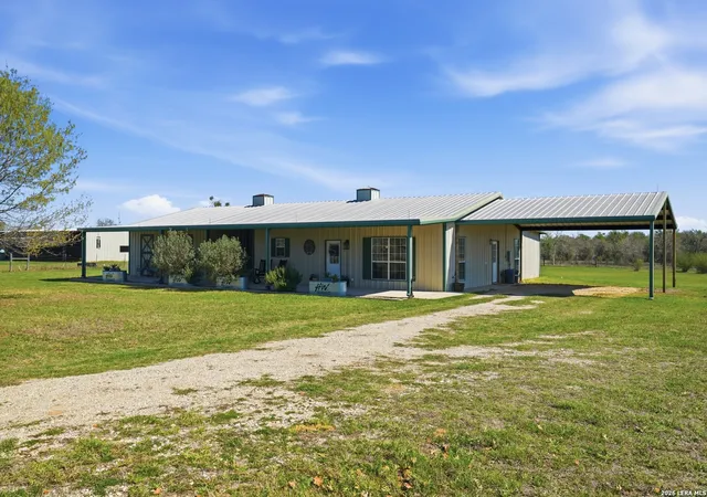 2nd image of 293 Woodrow Center, Kingsbury, TX 78638 | MLS# 1949108