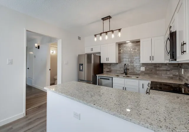 5th image of 9915 Powhatan Dr, San Antonio, TX 78230