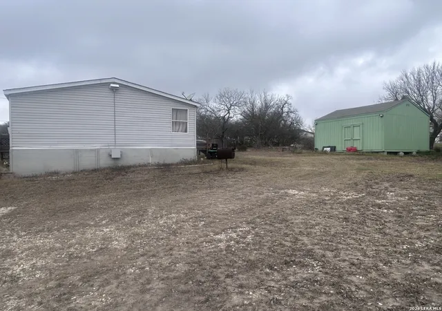 Photo 3 of Manufactured home for sale at 298 County Road 5633, Castroville, TX 78009 | MLS# 1949129 | Listing updated on 2026-03-26