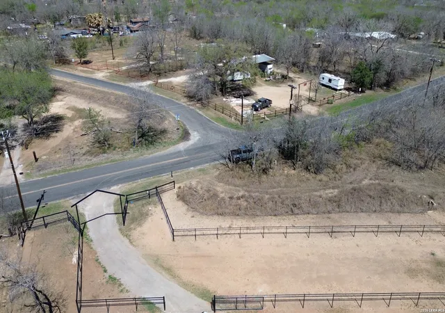 4th image of 14398 Greenwood Rd, Lytle, TX 78002 | MLS# 1949159